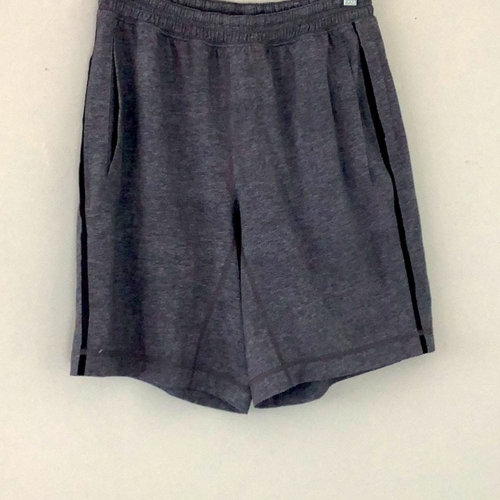 Lululemon Men’s Gray Athletic Lined Shorts Pockets Athletic Running Gym Sports